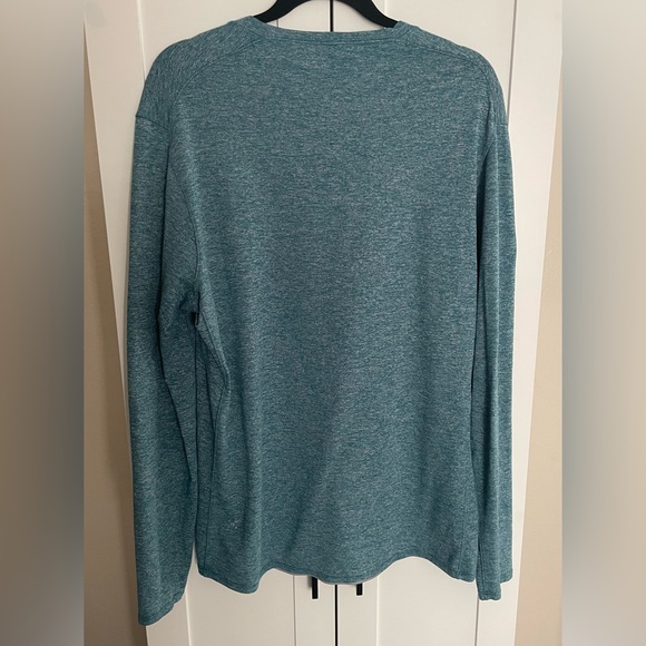 Lululemon Long Sleeve Teal Shirt 🦎 Size Large - Picture 2 of 3